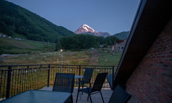 Stepantsminda Hotel | Hotel GENI Kazbegi