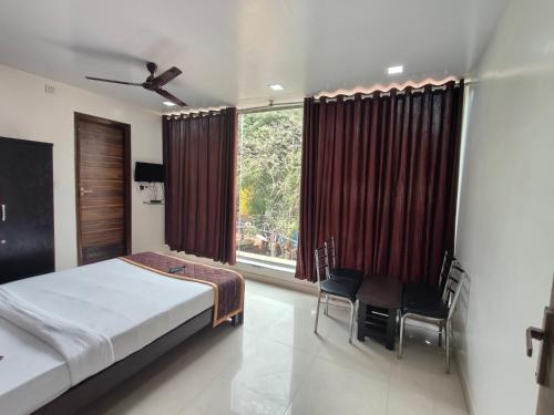 Vijaya Nagar Hotel | Hotel golden arch