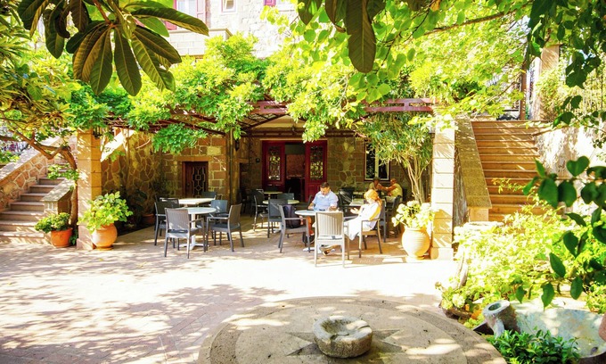 Mithimna Hotel | Hotel Iris