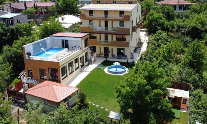 Tsromi Hotel | Hotel Legiandro Surami