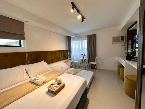 Mabolo Apartment | Hotel living ,The Persimmon Suites 2-4pax (1830)