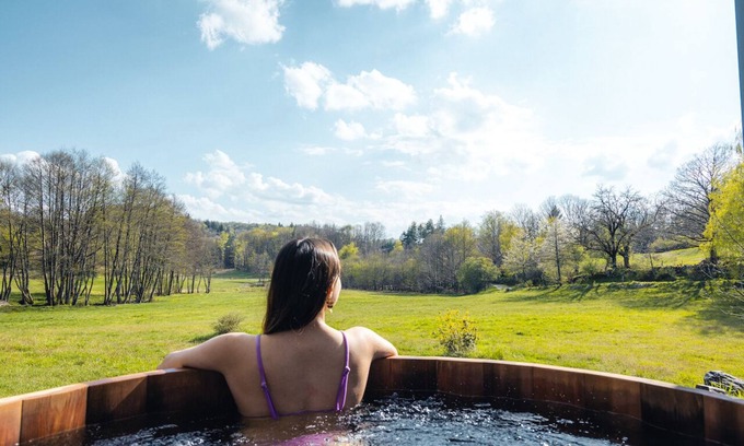 Champs-sur-Tarentaine-Marchal Hotel | Hotel Lodges with PRIVATE SPA in the VOLCANS OF AUVERGNE