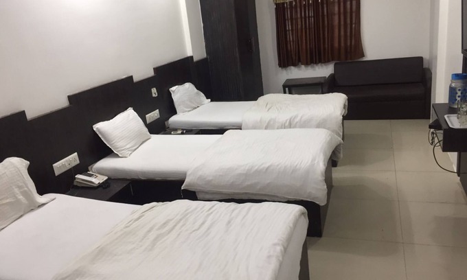 Thaltej House | Hotel Long Stay