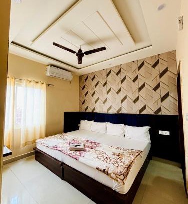 Mathura Hotel | Hotel Madhavam Inn