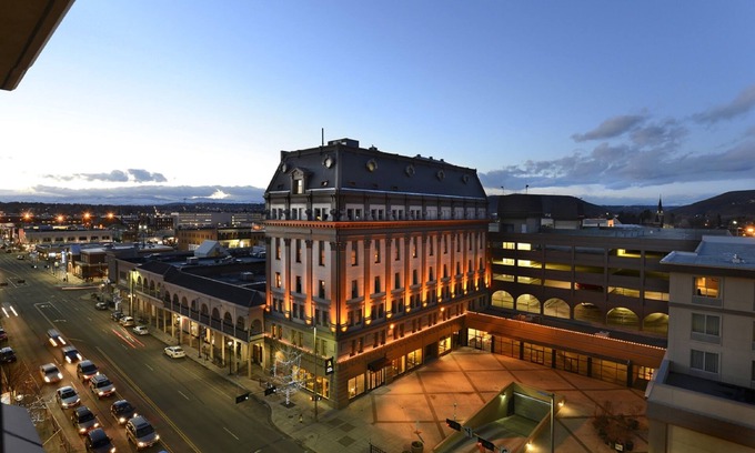 Brownstown Hotel | Hotel Maison Yakima Tapestry Collection by Hilton