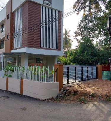 Thiruvananthapuram Bed & Breakfast | Hotel Mannat Residence
