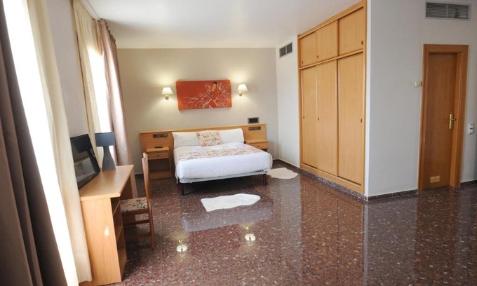 Pedrola Hotel | HOTEL MARIA ROSA