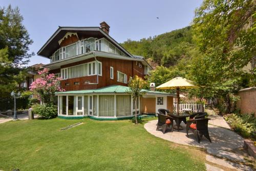 Brein Hotel | HOTEL METROPOLIS SRINAGAR