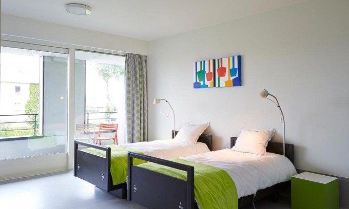 Wilskerke Hotel | Hotel Middelpunt - Gratis Parking - Ontbijt inbegrepen!