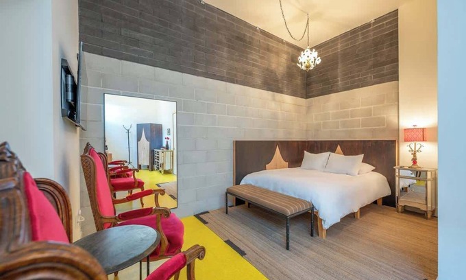 Logan Heights Hotel | Hotel Narcissus - Room 3