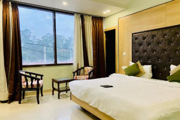 Zirakpur Hotel | Hotel November