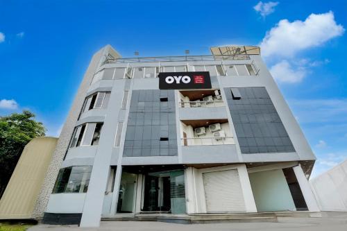Rau Hotel | Hotel O Lake Vista