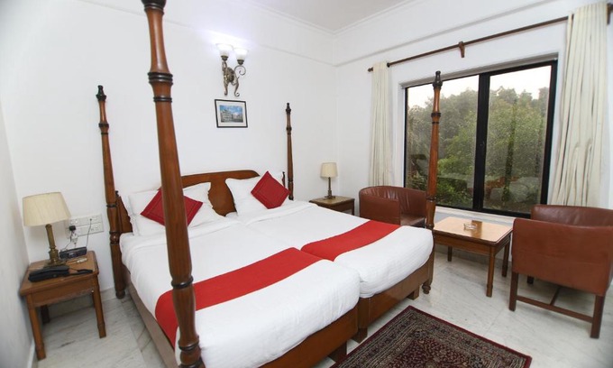 Saket Hotel | Hotel Palm Greens