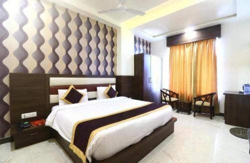 Taj Ganj Hotel | Hotel Panna Paradise-Just 30M away from CAPTAIN SHUBHAM GUPTA METRO STATION and 600M Away From TajMahal