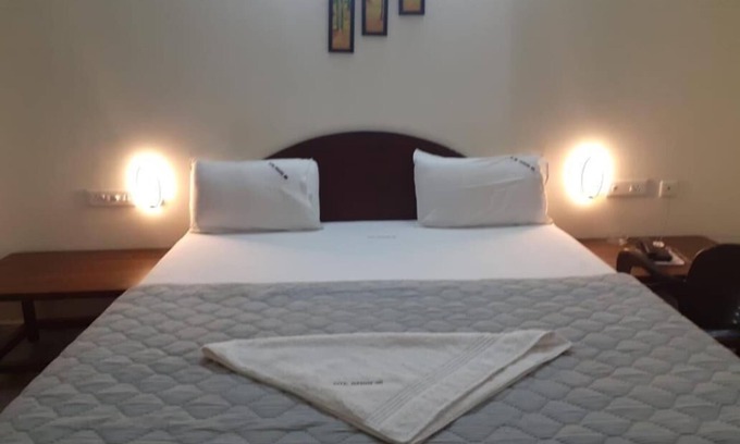 Uttukuli Hotel | Hotel Paradise inn