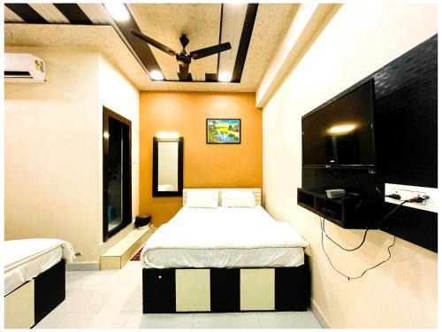 Mathura Hotel | Hotel Pragati Heights