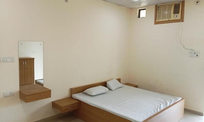 Faizabad House | Hotel Premkunj