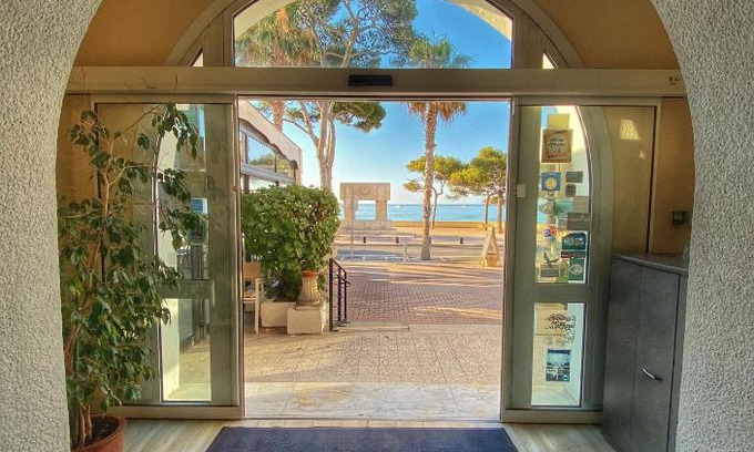 La Ciotat Hotel | Hotel Restaurant Miramar L'orchidée
