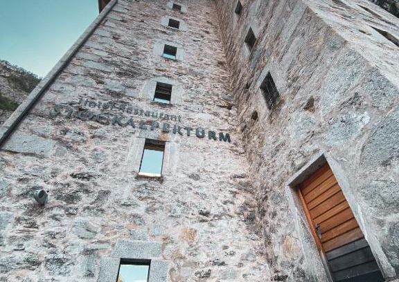 Gondo Hotel | Hotel Restaurant Stockalperturm