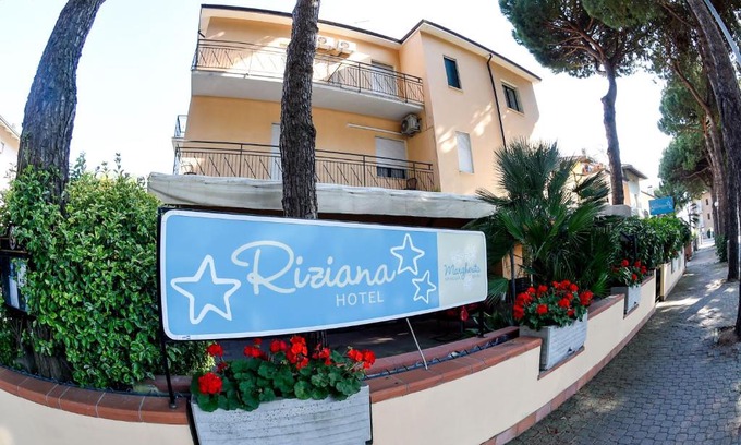 Pinarella Hotel | Hotel Riziana