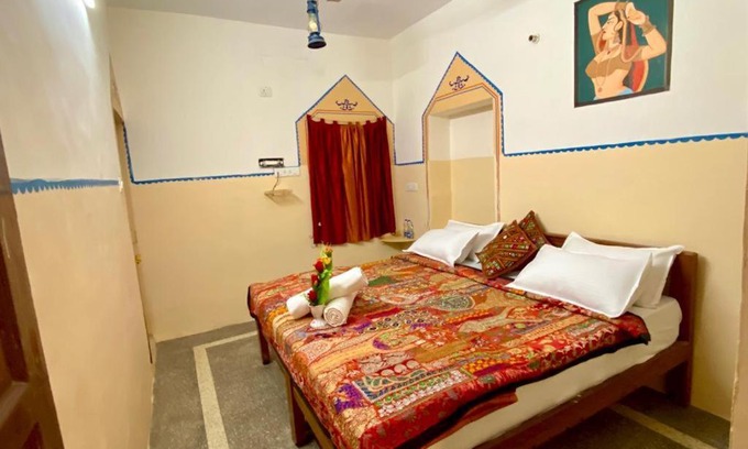 Amar Sagar Pol Hotel | Hotel Sandstone Villa,