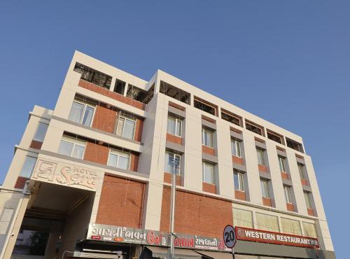 Sayajiganj Hotel | HOTEL SERA, Vadodara