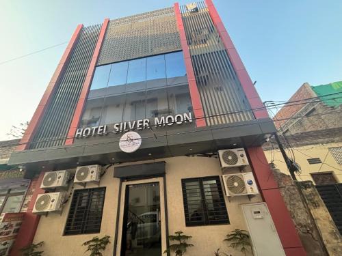Gopalbari Hotel | Hotel Silver Moon-200 meter Jaipur Junction