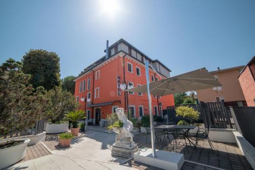 Borgo Roma Hotel | Hotel Siros