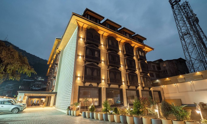 Dal Lake Hotel | Hotel Snowland Srinagar