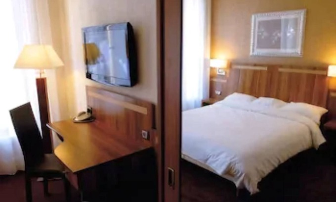 Richebourg - Saint-Clement Hotel | Hotel The Originals du Grand Monarque