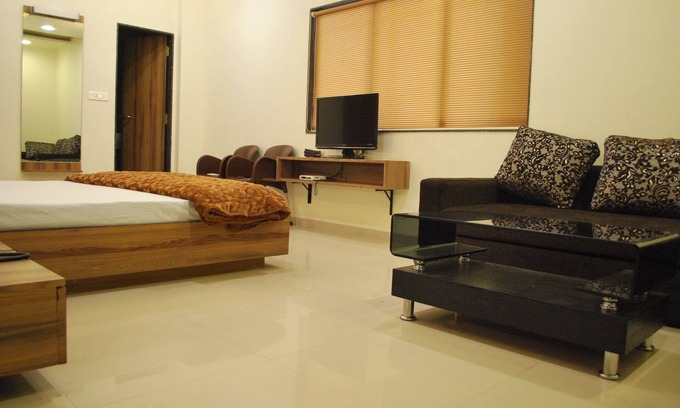 Surat Hotel | Hotel Vijya laxmi Rooms and Banquet Hall