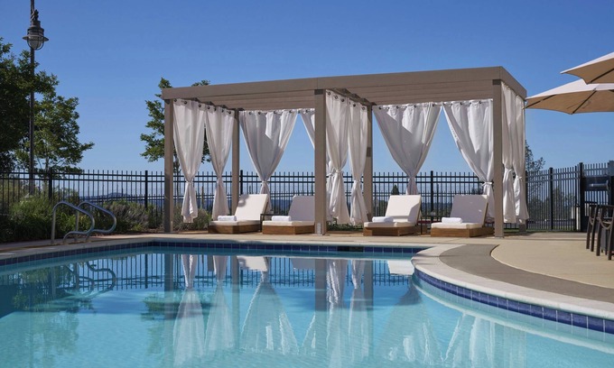 North Auburn Hotel | Hotel Vista Sierra