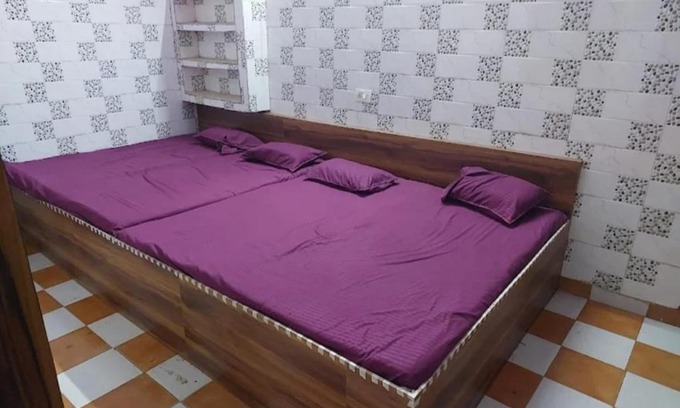 Mathura House | Hotel Vrindavan Dham Near Pem mandir
