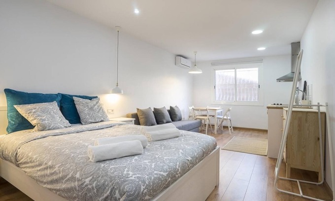 Collblanc y La Torrassa Apartment | Hotelito Boutique Mercat