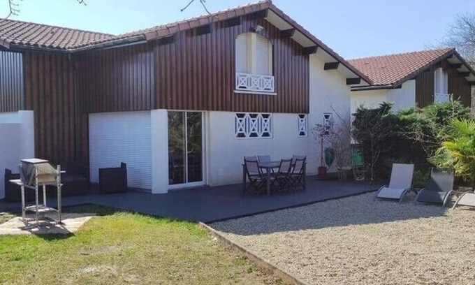 Biscarrosse House | HOUSE 1* - 6 pers. ALL COMFORTS, LARGE GARDEN- BISCARROSSE (LAKE & GOLF)