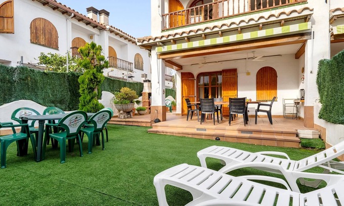 Calafell Villa | House 100m beach with 2 pools and barbecue