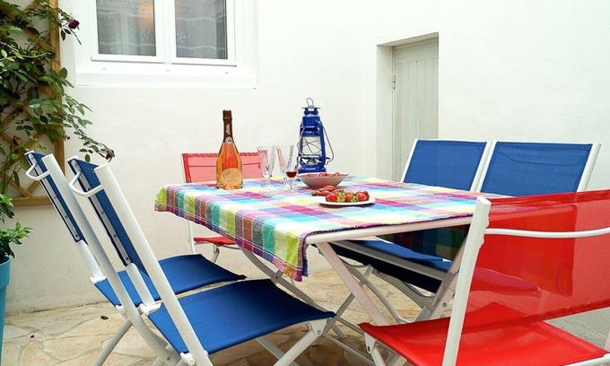 Ars-en-Re House | HOUSE 135 m2 IN THE HISTORIC CENTER OF ARS