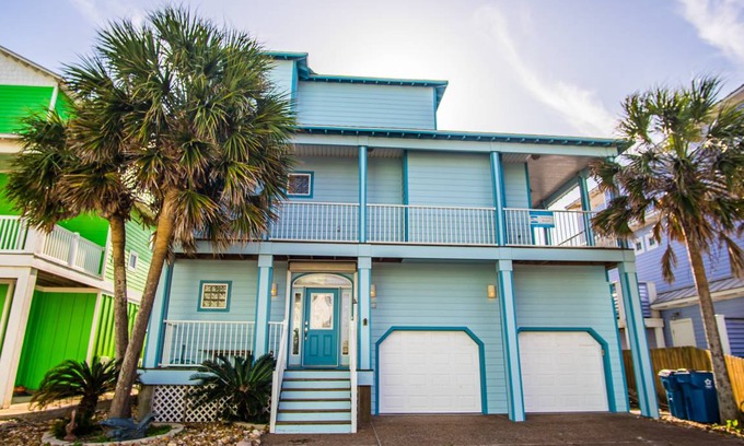 Sand Point House | House ∙ 4 bedrooms ∙ 12 guests