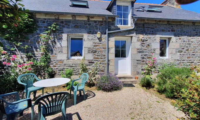 Hillion House | House Beachfront, Beach 400 m, 5 people, near Saint Brieuc