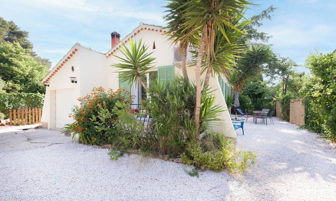 Hyeres Villa | House between sea and greenery