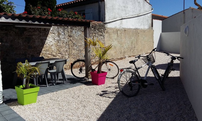 Olonne-sur-Mer House | house + bikes 5 people 2 km from the limit beach Les Sables d'Olonn