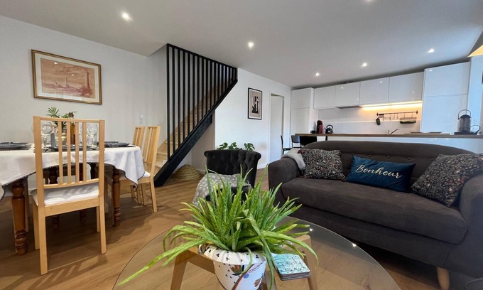 Treffiagat House | House by the sea Furnished holiday home classification Pets welcome