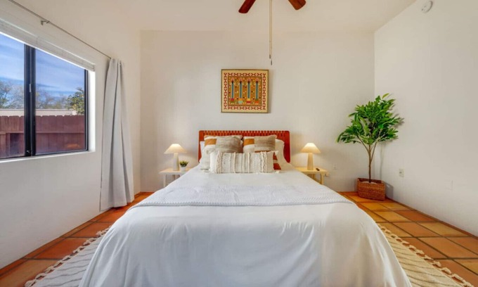 Tucson House | House & Casita/Large Group or Family/Sleeps 6+