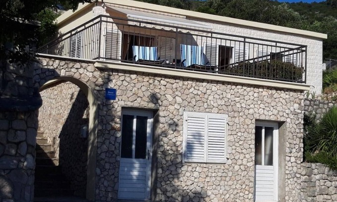 Okuklje House | House DANIVA located in front of the sea
