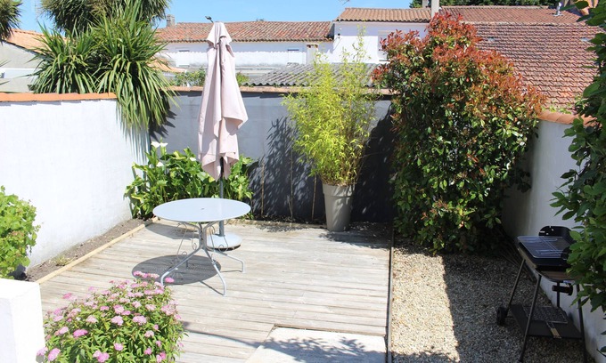 La Tremblade House | House downtown, Garage, internet access, Terrace, private enclosed courtyard