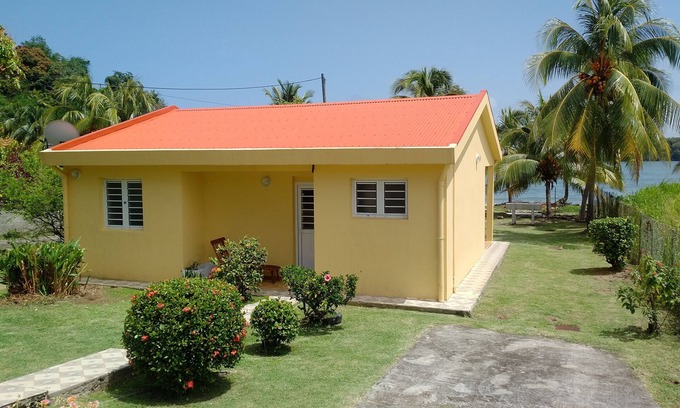 La Trinite House | HOUSE FEET IN THE WATER THE TRINITY