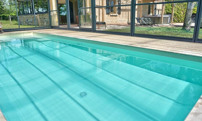 Vivans Cottage | House for 14 people with pool, spa, sauna, and garden in nature