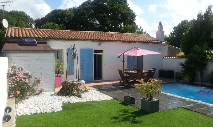 Angoulins House | House for 4, Tastefully Decorated, Pool & WiFi