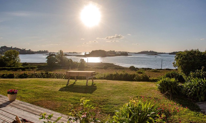 Penvenan Ski Chalet | House for 7 Grand Bambou - superb sea view