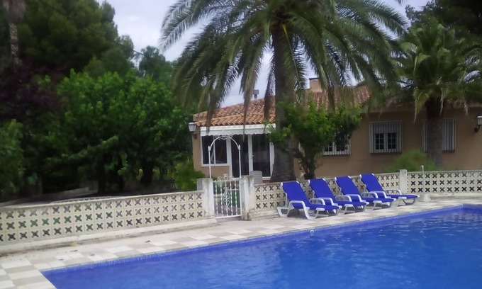 Castalla Villa | House for 8/10 people with private pool in summer season